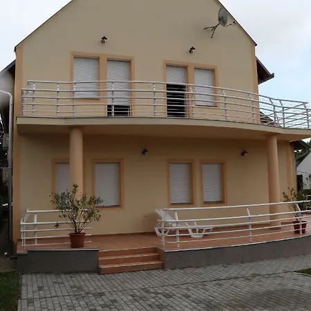 Erkel Panorama Apartman 3. Apartmán Vonyarcvashegy